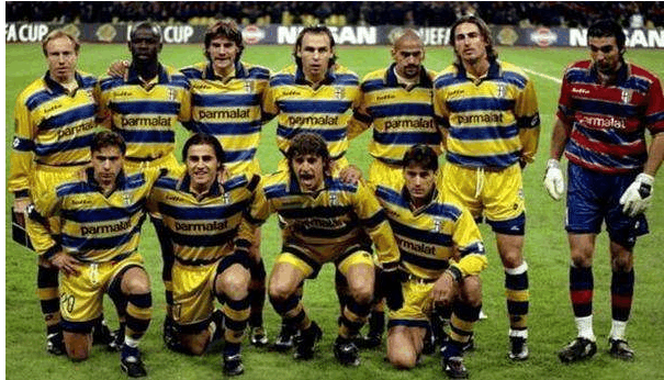 静候足协杯决赛，苏州奥体中心的草皮已换新