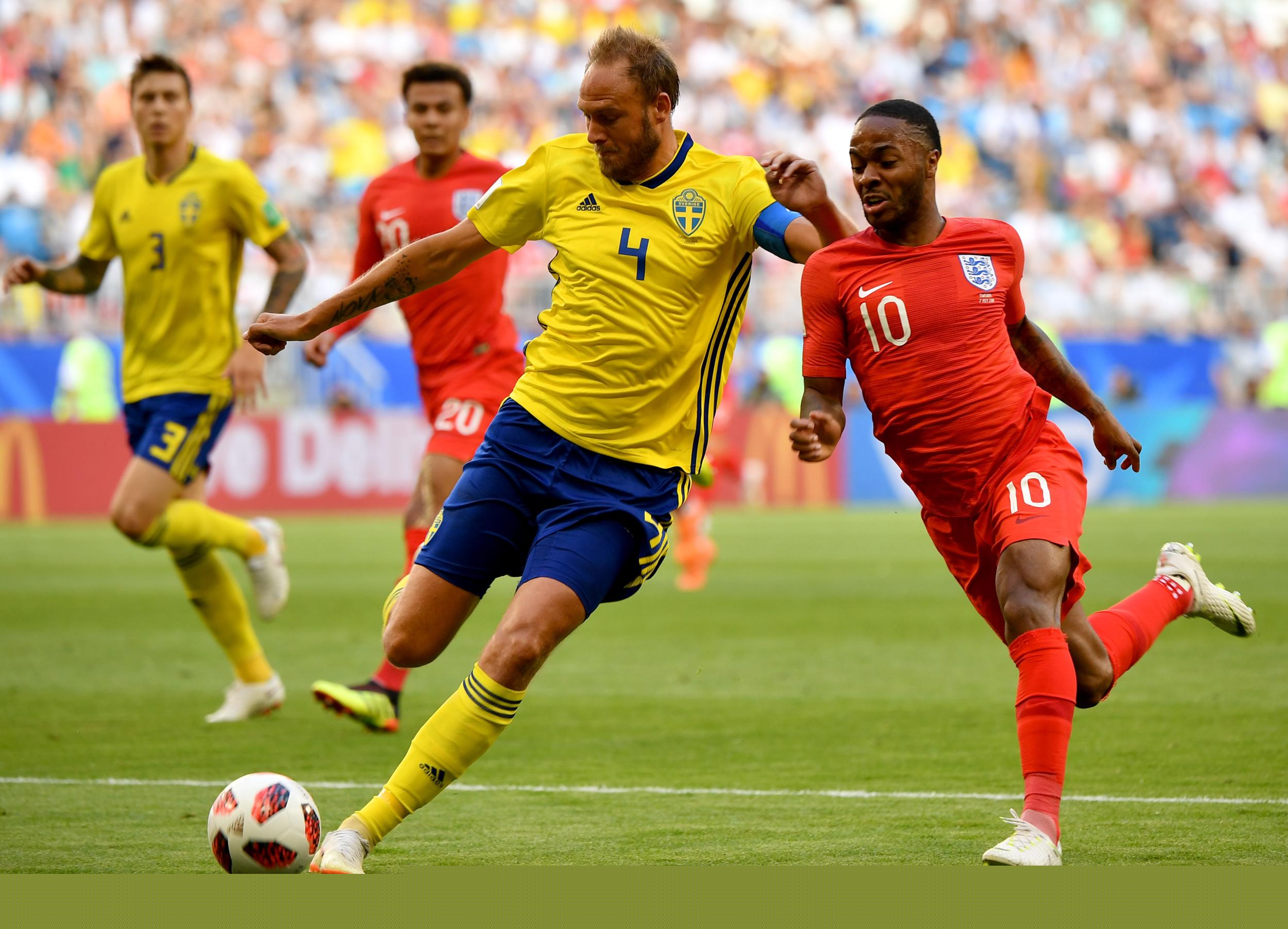 曼联官方：姆伯莫将在对阵埃弗顿的比赛中上演首秀