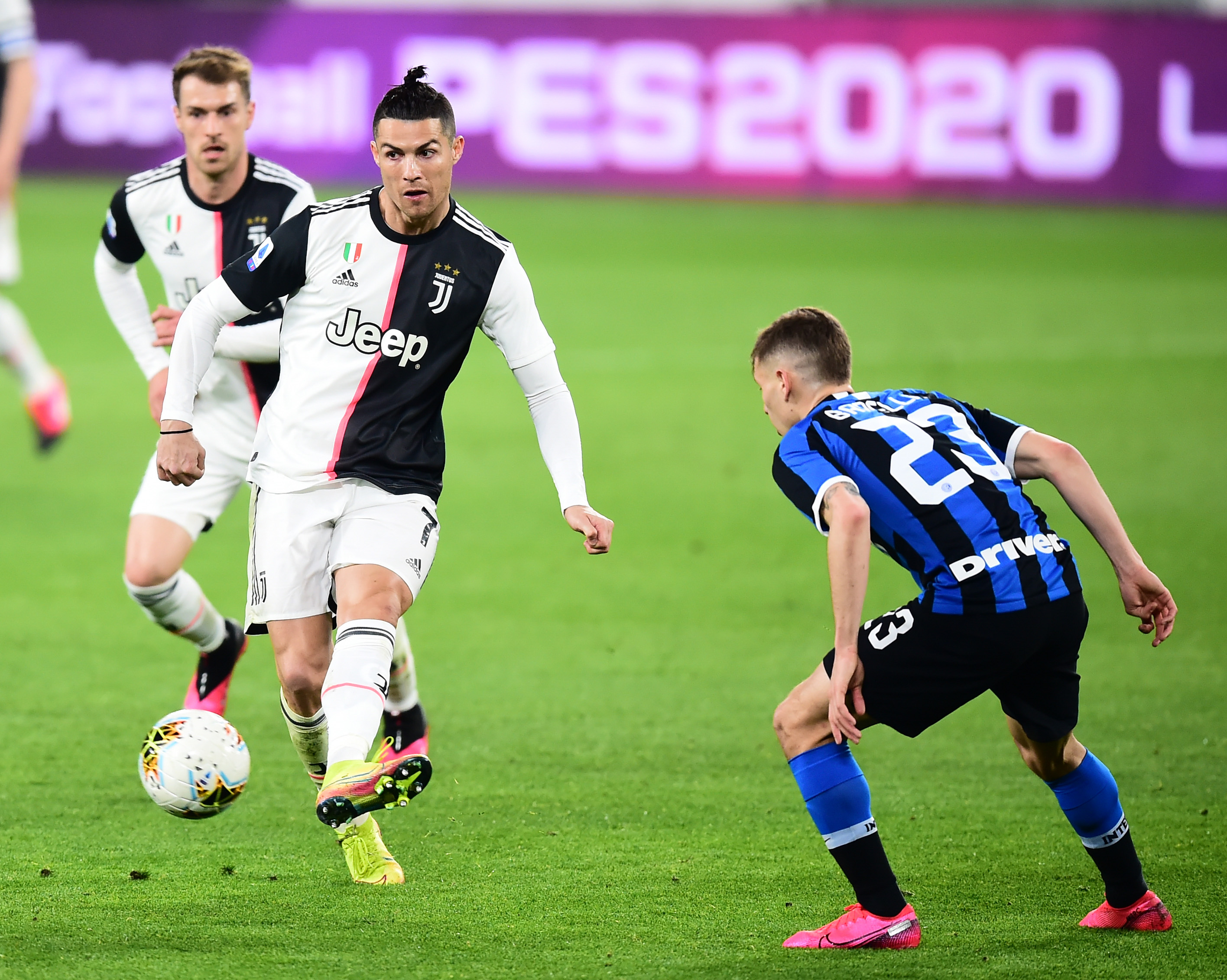 苏媒：苏超盐城赛区选拔活动已开启，水庆霞担任海选考官